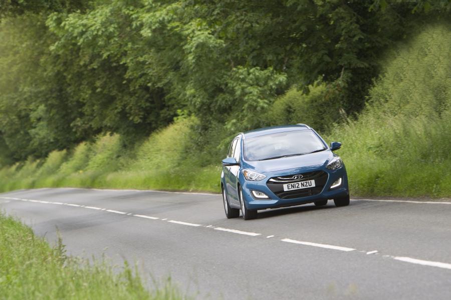  Hyundai i30 Wagon 2012 года  (UK) (фото 36 из 70)